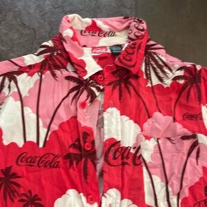 Coca Cola Hawaiian Palm Tree Button Up Shirt Size Medium 100 rayon pink red